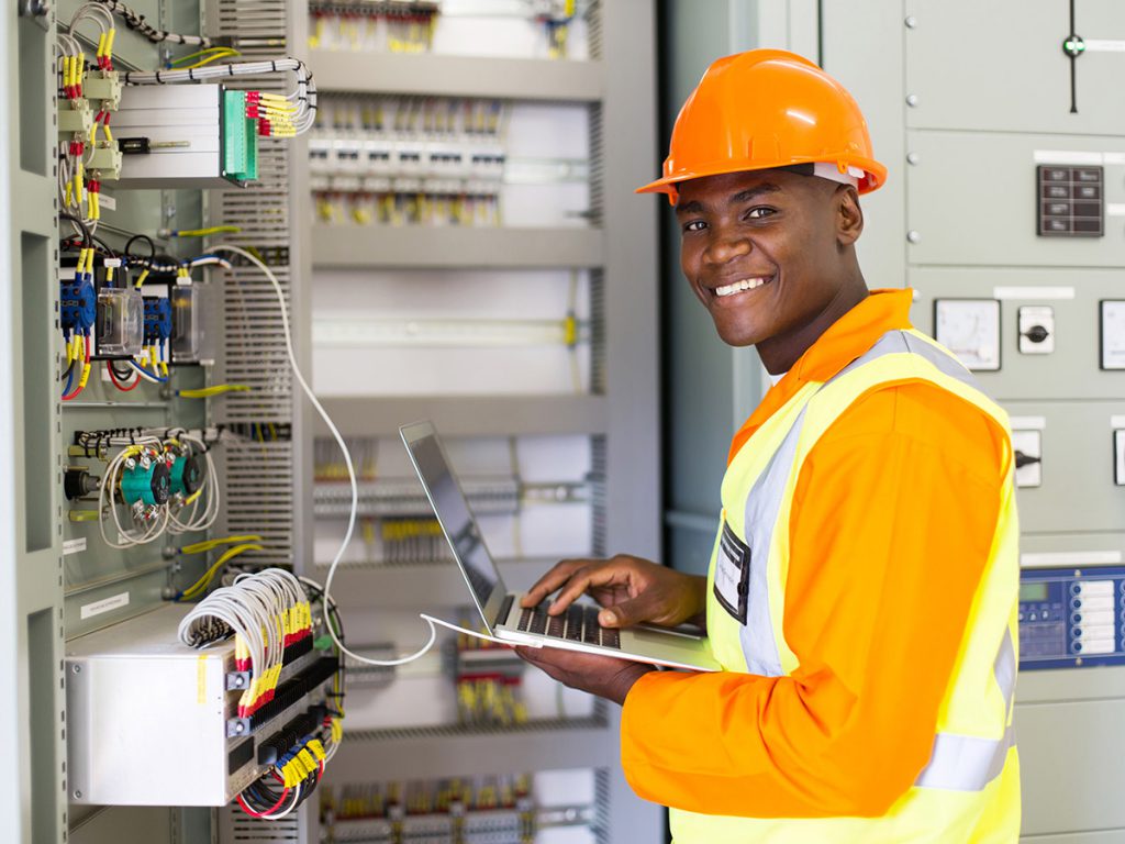 electrical-worker-on-laptop