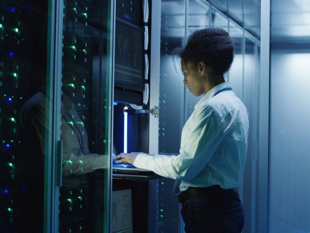 female-engineer-troubleshooting